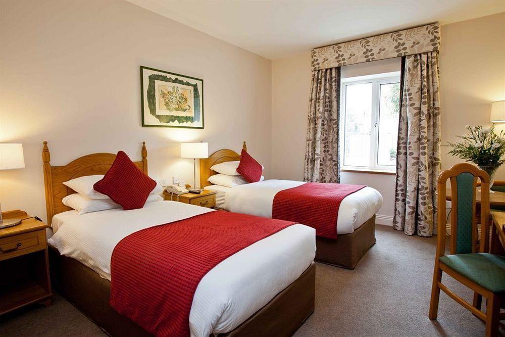 Temple Gate Hotel اينيس المظهر الخارجي الصورة