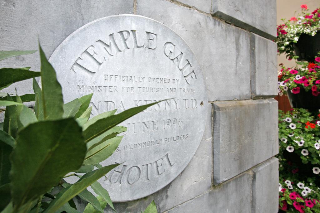 Temple Gate Hotel اينيس المظهر الخارجي الصورة