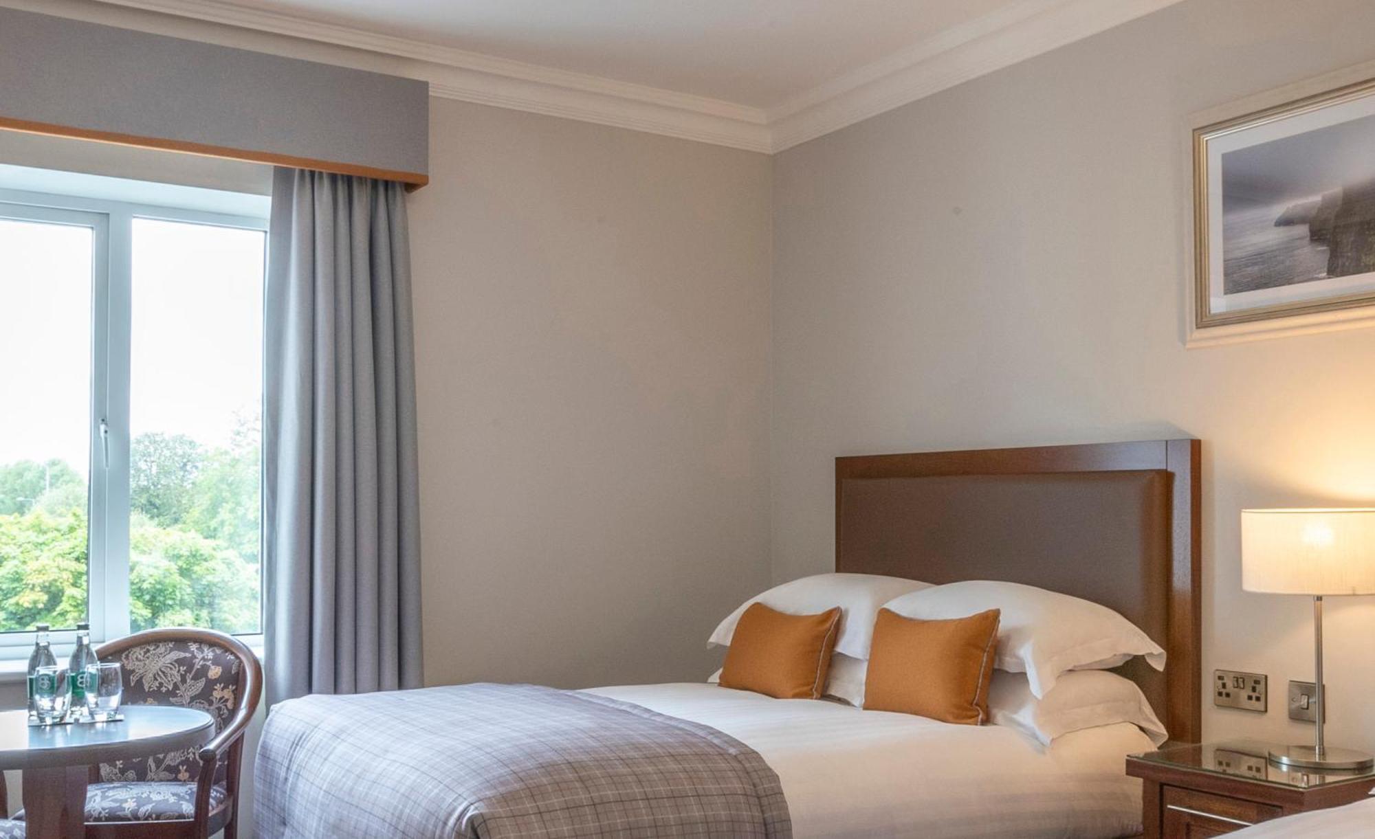 Temple Gate Hotel اينيس الغرفة الصورة