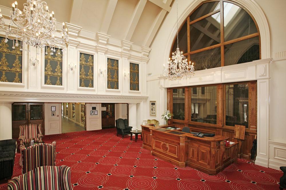 Temple Gate Hotel اينيس المظهر الخارجي الصورة