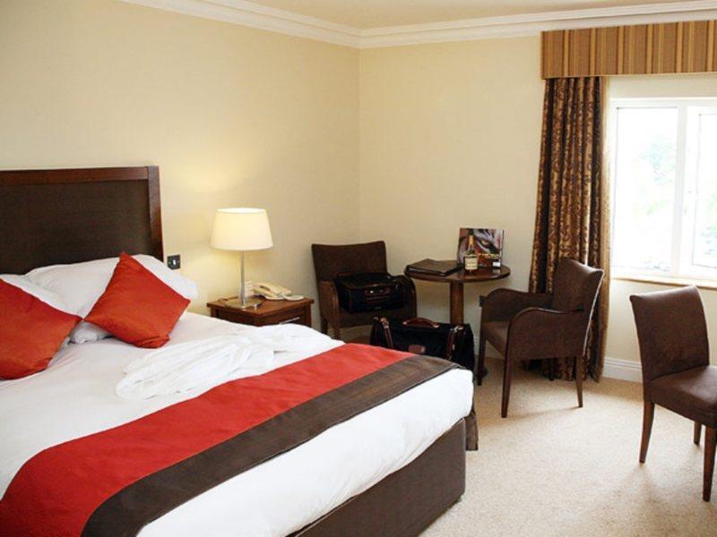 Temple Gate Hotel اينيس المظهر الخارجي الصورة