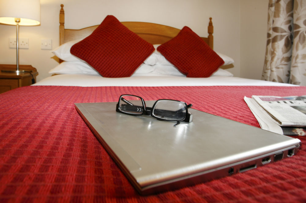 Temple Gate Hotel اينيس المظهر الخارجي الصورة