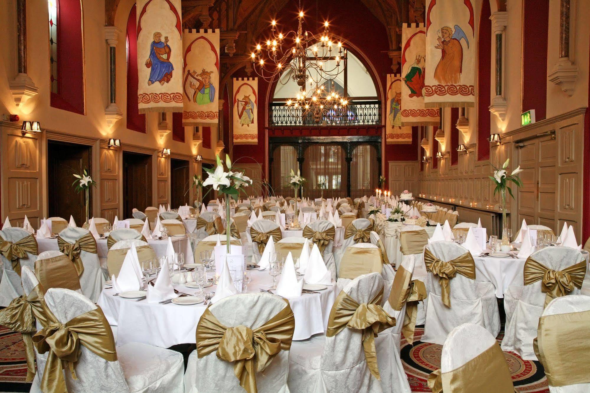 Temple Gate Hotel اينيس المظهر الخارجي الصورة
