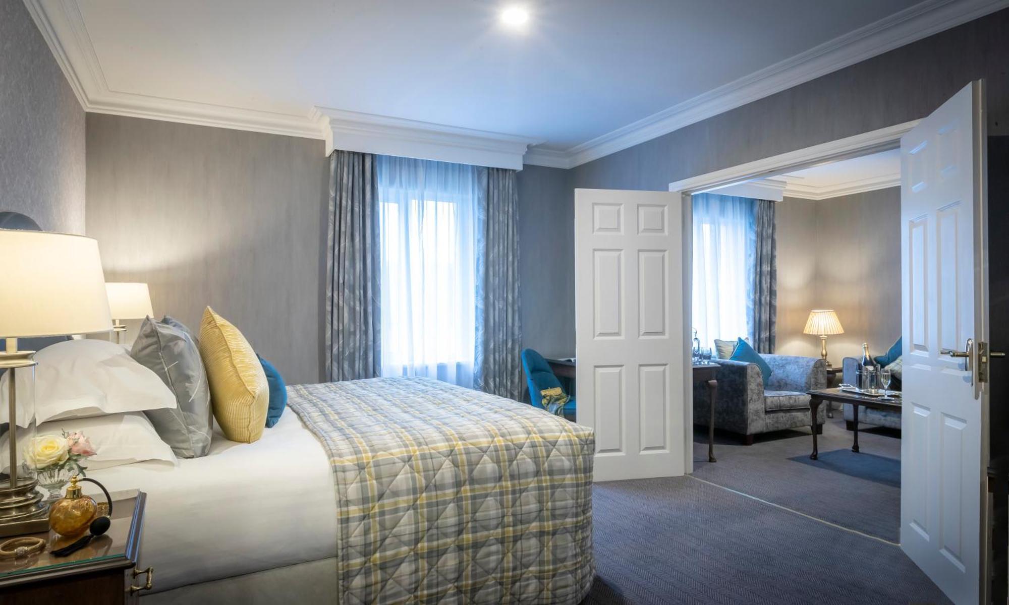 Temple Gate Hotel اينيس المظهر الخارجي الصورة
