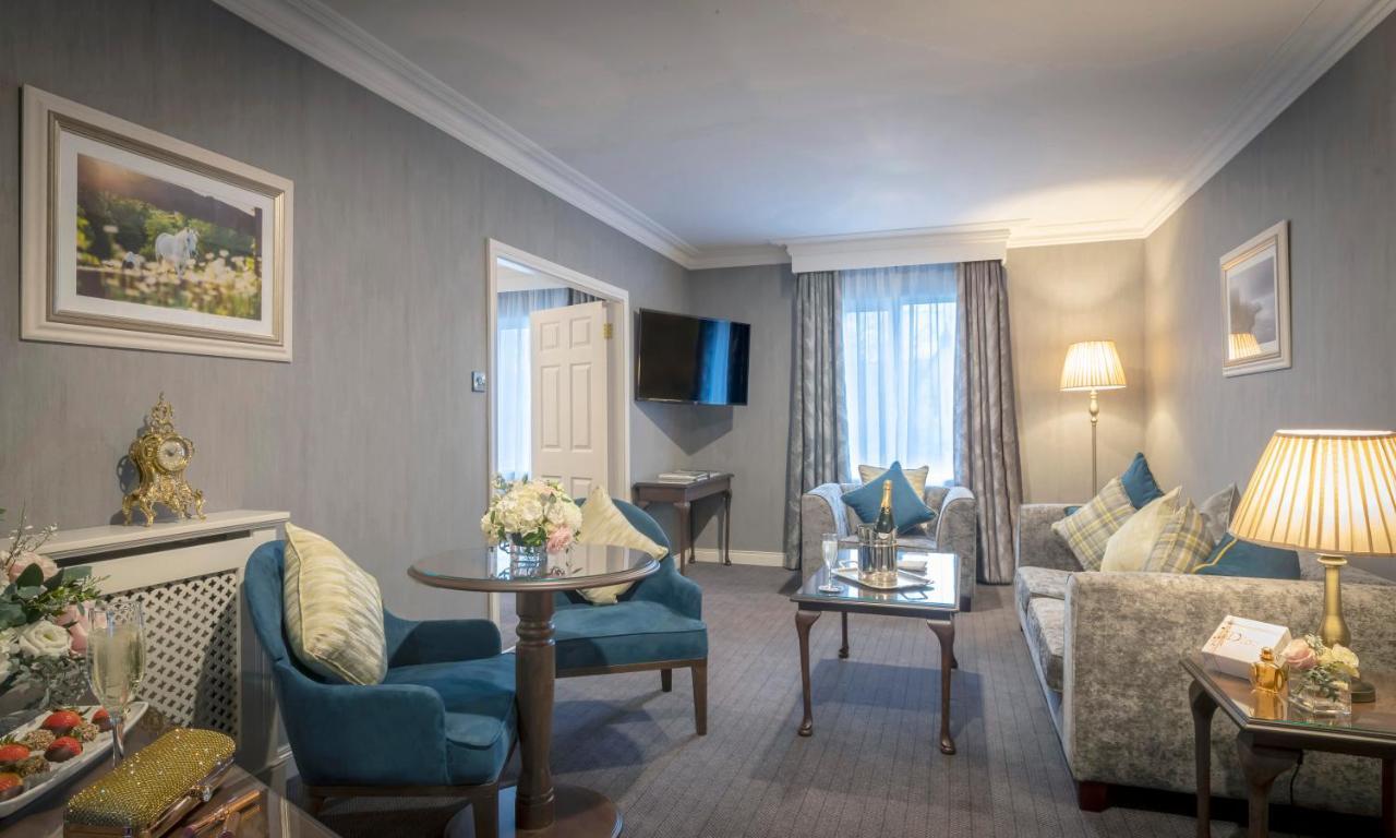 Temple Gate Hotel اينيس المظهر الخارجي الصورة