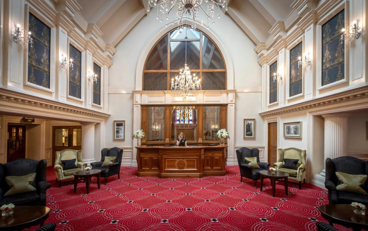 Temple Gate Hotel اينيس المظهر الخارجي الصورة