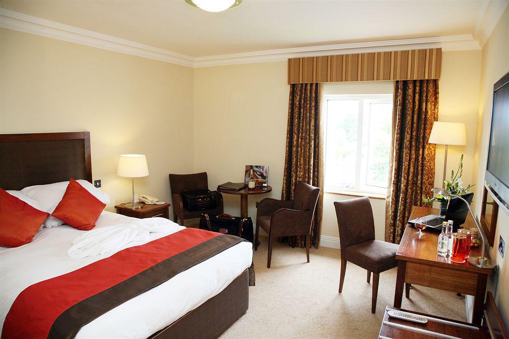 Temple Gate Hotel اينيس المظهر الخارجي الصورة